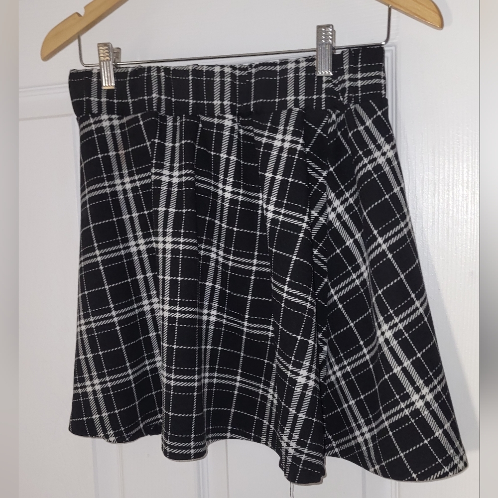 Plaid Circle Skirt black and white